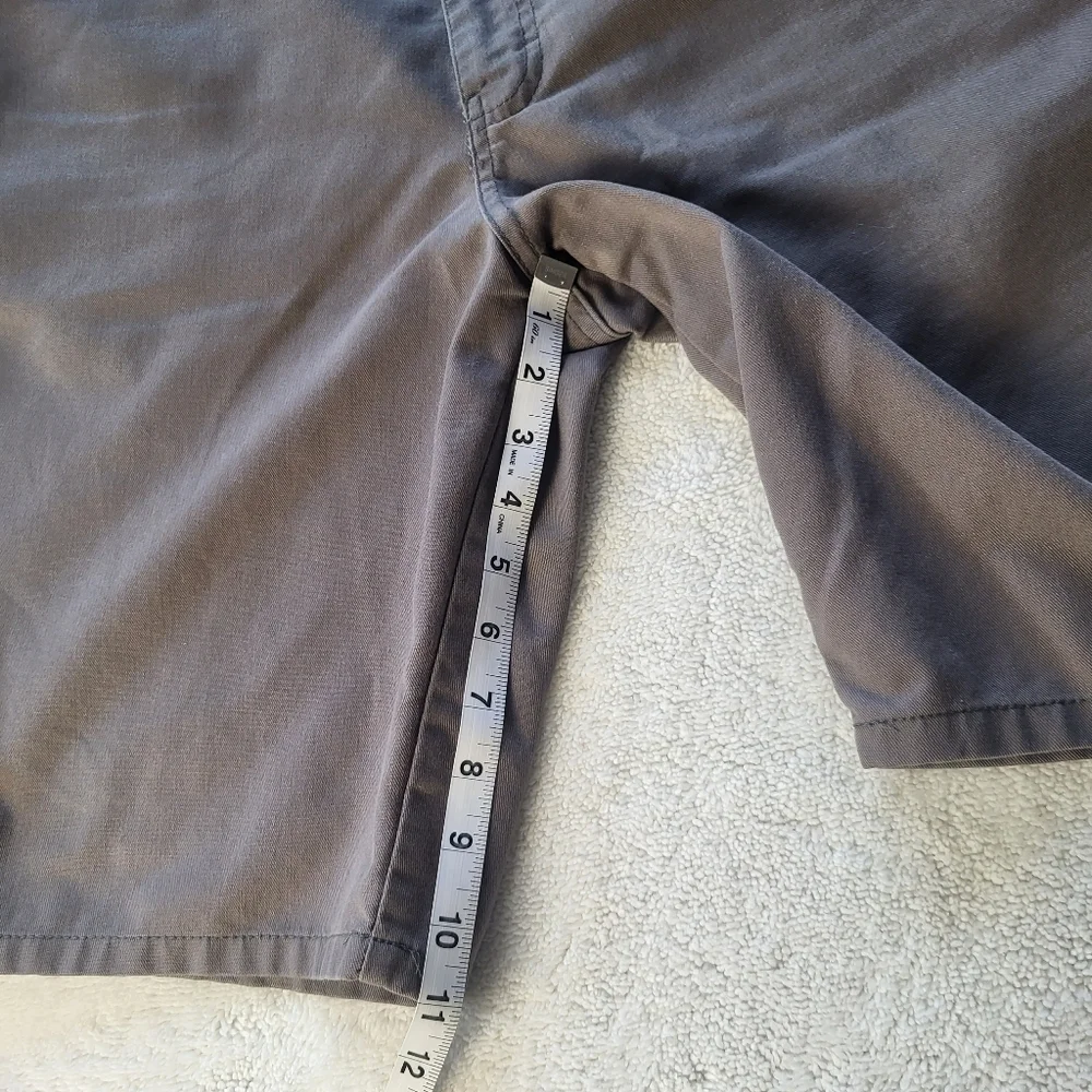 Dickies Men's XL Gray Shorts with Black Tip Pockets